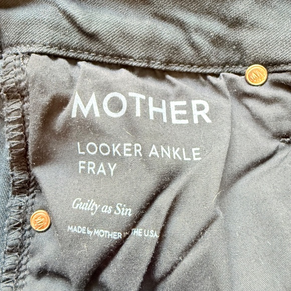 Mother Looker Ankle Fray in Guilty as Sin (Size 26) - Picture 7 of 8